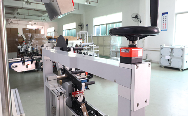 电线对折贴标机,对折贴标机,全自动贴标机