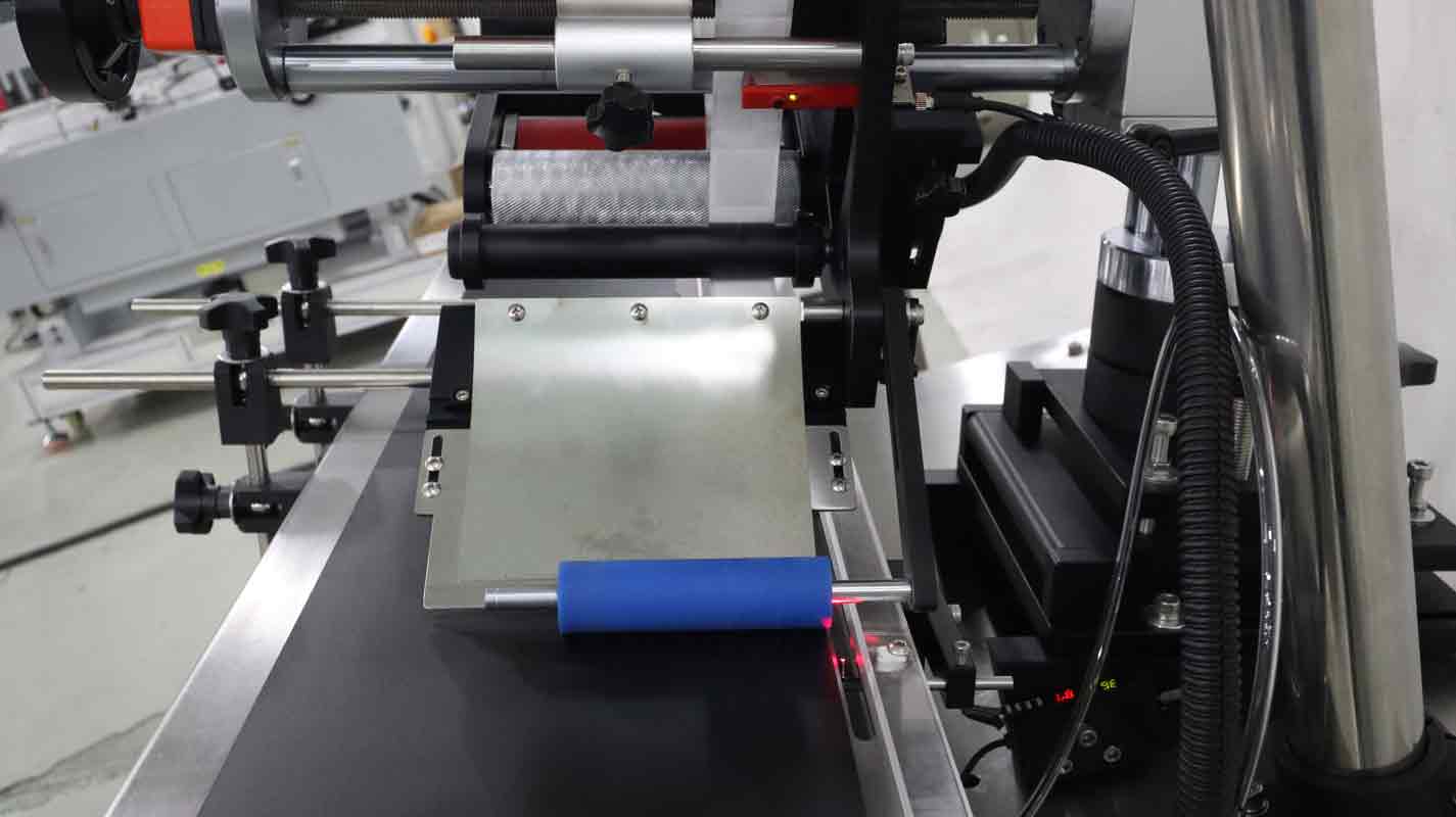 全自动上下面贴标机,贴标机设备,平面贴标机