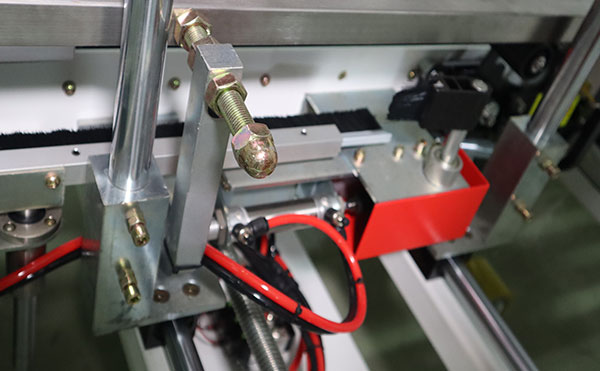 一字型全自动封箱机,封箱机,封箱机厂家,佼佼者自动化