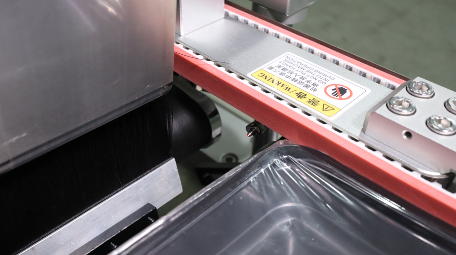 全自动转角贴标机,转角贴标机设备,全自动不干胶贴标机厂家,佼佼者